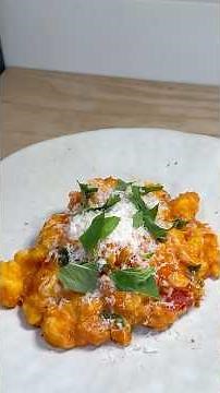 Gnocchi with tomato sauce. A very easy and fulfilling recipe. #gnocchi #pomodoro #tomatosauce
