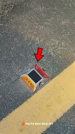 How Road Reflectors Actually Work ? 🤔