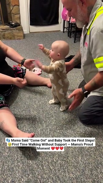 Mama Said“Come On!” and Baby Took the First Steps!🥹 First Time Walking Without Support Mama’s Proud