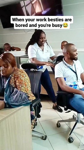 Tag and share this with your work bestie😂Are your work besties like this when they are bored and you are busy?😂 #trackinghub #workbesties #officehumour #corporate #funnyreels #workjokes #fyp