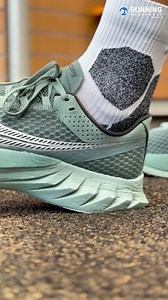 Saucony Endorphin Pro 4 💣 The Saucony Endorphin Pro 4 is a premium road racing super shoe that’s built to deliver your best performance in races ranging from the 5K to the marathon. Link in bio 👆📱 @saucony_eu @saucony #saucony #endorphinpro #4 #racing #shoe | Running Warehouse Europe