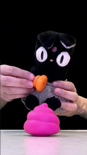 Keke Got a Poop Squishy! Can He Stack His Favorite Poop!? 😂