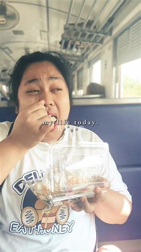 #นั่งรถไฟไปชลบุรี #กินทุกอย่างที่ขวางหน้า #ปูเป้🐽🌷🦑🍒