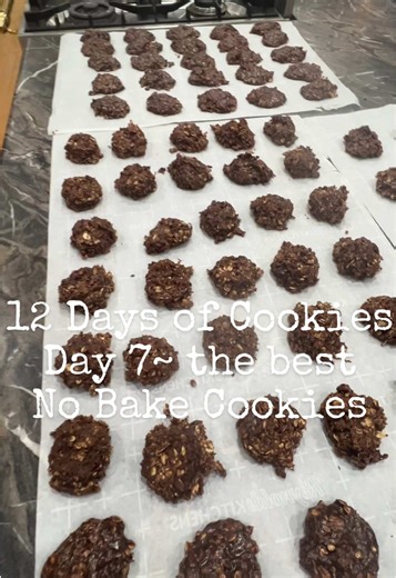 12 Days of Cookies~ Day 7 is No Bake Cookies using Peanut Butter & Nutella. They were soooo yummy #justthebells10 #12daysofcookies #holidayvibes #bakingrecipe #nobakedessert @Nutella UK