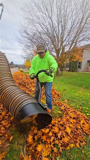 Spencer Lawn Care on Instagram: "🚨 PRO TIP: I know we didn't get all of our fall cleanups done, so spring cleanups are going to be highly sought after when the weather starts to change. The great thing about the Mulch Mule is it's always ready. We can be vacuuming leaves and doing mulch in the same day if we need to. No box to build, no teardown, no reassembly. Just happy customers and making money! 💪🏻 For more information 👇🏻 @themulchmule @mulch_mule_drew PARTNER 👊🏻"