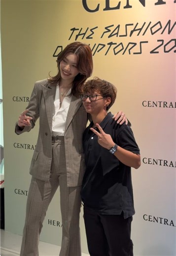 @ออมออมเอง:^D 1:1 กับออมครั้งแรก ขอบคุณนะอ้วม วันนี้พี่กรณ์หล่อมาก ORM THE FASHION DISRUPTORS #OrmKornxCentralChidlom #CentralTheFashionDisruptorxLingOrm