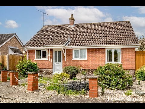 BUNGALOW TOUR UK Detached Bungalow! For Sale £220,000 Watton, Norfolk with Longsons Estate Agents.