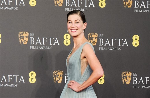 Rosamund Pike poised to make Broadway debut