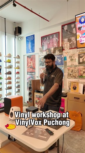 @techx.my on Instagram: "A look back at our Record Player & Turntable Setup Workshop! Guided by Sph, we learned the essentials of proper turntable setup from tonearm balance to tracking force, with every question answered along the way. 𝗧𝗵𝗶𝗻𝗸 𝘄𝗲 𝘀𝗵𝗼𝘂𝗹𝗱 𝗵𝗼𝘀𝘁 𝗺𝗼𝗿𝗲 𝘀𝗲𝘀𝘀𝗶𝗼𝗻𝘀? 𝗟𝗲𝘁 𝘂𝘀 𝗸𝗻𝗼𝘄. wa.me/60183698826 If you’re looking for your first record player, Kanto’s OBI3 (in 3 colors! beginner-friendly) is on the way. Have you ordered yours yet? All for under RM1,000