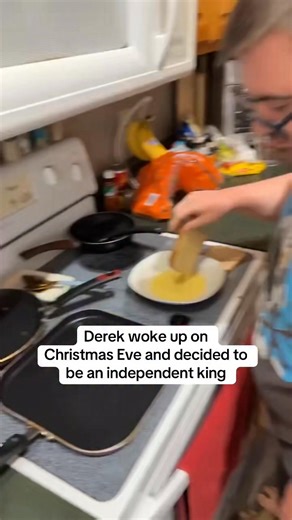 We love to see Derek succeeding on his own in the kitchen 👏🏼 #reels #breakfast #cooking #cute #fun | Baker Banter
