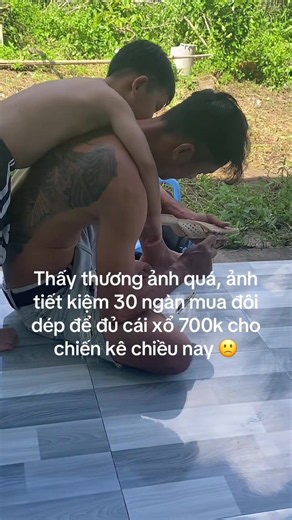 Thấy ảnh tiết kiệm mà thấy thương ảnh ghê, mong nhà hảo tâm thấy cảnh này mà giúp đỡ cha con ảnh nuôi ước mơ 😂#xuhuong #tiktok #hot #haihuoc #trendingsong