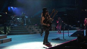 Vivez l'unique concert des Guns N' Roses en France, dans la peau d'un VIP. Réservez vite vos places pour le concert du 7 juillet prochain au Stade de France. | Stade de France