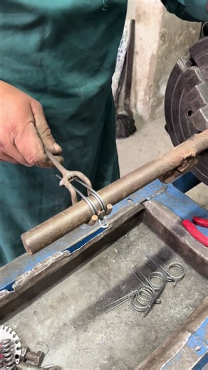 Crafting a Double Wire Clip Lock with Precision