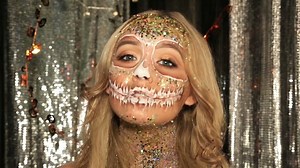 ☠️ ✨ See what a difference a little S P A R K L E can make?! ✨ ☠️ Transform your Halloween look this year with our spooky glitter sets ✨ ✨ 💀 SHOP Little Miss Skull 💀 ✨ - https://www.wishuponasparkle.co.uk/product/little-miss-skull/ #HalloweenGOALS #GlitterSkull | Wish Upon A Sparkle