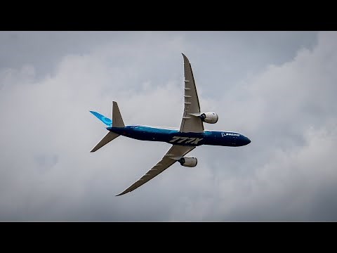 Boeing 737-10 and 777-9 Take to the Skies for the Paris Air Show Flying Display