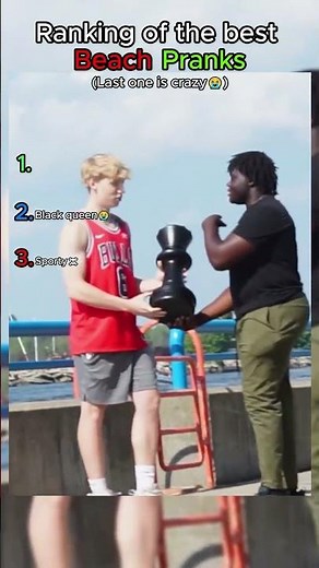 THESE BEACH REACTIONS😂 #prank #beach #trend