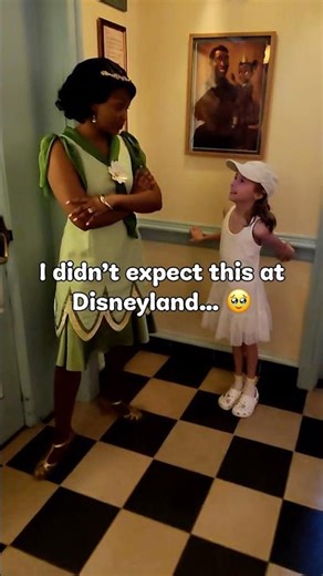 We Randomly Met Tiana at Disneyland 🥹✨