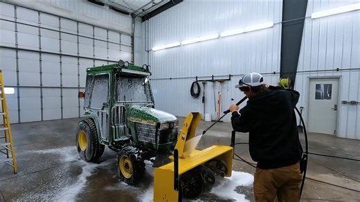 Fixing my smallest tractor before selling