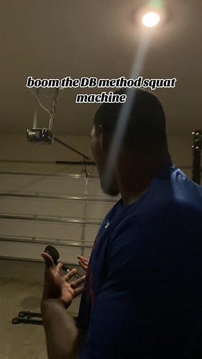 DB METHOD SQUAT MACHINE REVIEW🚨🚨🏋🏾‍♂️#gym #gymtok #gymhack #athletes #dbmethod #squats #consistencyiskey #viralclips