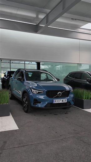 El momento perfecto para conducir un Volvo. 🔥🚗 Este mes en Autosuecia Gipuzkoa llega una oferta especial del Volvo XC40: diseño escandinavo, tecnología inteligente y la seguridad que define a Volvo. Un SUV compacto, premium y preparado para tu día a día. No dejes pasar esta oportunidad. ✨🧭 Volvo bat gidatzeko une aproposa. 🔥🚗 Hilabete honetan Autosuecia Gipuzkoan Volvo XC40-ren eskaintza berezia duzu: diseinu eskandinaviarra, teknologia adimenduna eta Volvo-ren segurtasun ezaguna. SUV trink