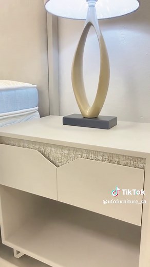 Accent 3-Piece Bedroom Suite: Contemporary Luxury