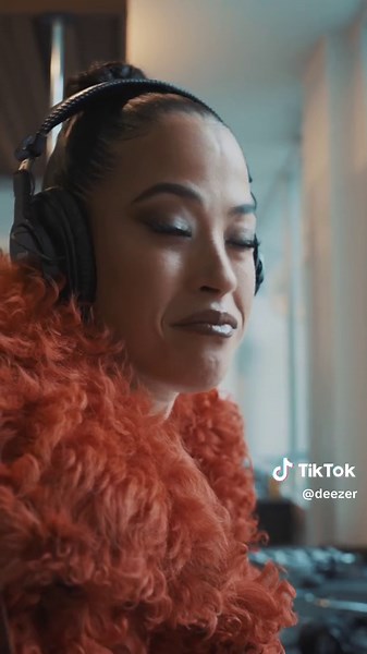 Exclusive Performance of Giving Me by Jazzy | Deezer Sessions