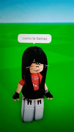 pov:le digo a mis amigas que tengo roblox