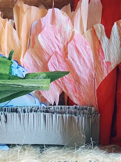 2nd to THE LAST DAY of MOSS Peony Season :( FLASH sale and tutorial this morning at 9:30am CST if the red button is flashing... we are making peonies ans flash selling the kits! #paperflowers #peonyflowers #crepepaperflowers #handmadeflowers #flowerartist