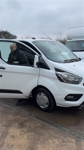 Ford Transit Custom prepped and ready for delivery! Including full service and new Timing Belt! We even managed to get a new key for the security locks! Thanks to Jack! #vansales #vansforsale #fordtransit #vwtransporter #smallbusiness | Elstree Van Centre