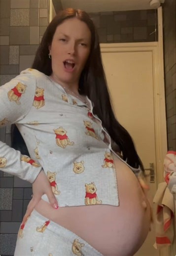 32 Weeks Pregnant: A Journey with Winnie Pooh