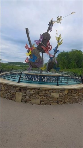 Come with us for a room review at Dollywood’s DreamMore Resort in Pigeon Forge, Tennessee.
