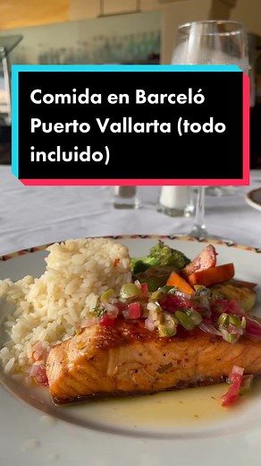 Comidas y Bebidas en el Barceló Puerto Vallarta