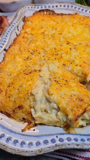 The only side I need. #fyp #casserole #easymeal #cooking #dinner CHEESY CREAMY HASHBROWN CASSEROLE 32 oz hashbrowns (thawed) 8 oz sour cream 10.5 oz can condensed cream of chicken soup 12 oz can of evaporated milk 8 oz cheddar cheese 1 tsp granulated onion powder 1/4 tsp smoked paprika 1/2 tsp seasoned salt blend 1/4 tsp black pepper 2 Tbsp softened unsalted butter for baking dish 8x12-inch baking dish