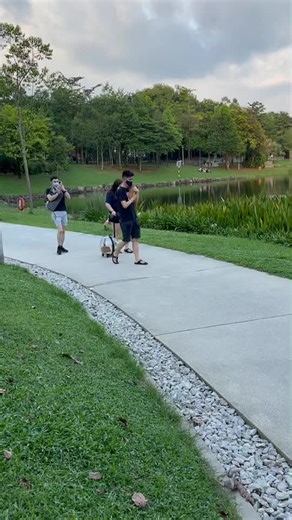 I can feel him judging everyone (ig: mrunintentionally) | cat