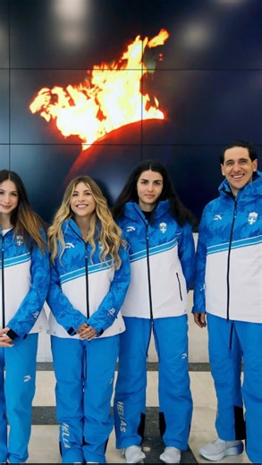 Katerina Anastasopoulou on Instagram: "Σύσσωμη η ελληνική ολυμπιακή αποστολή συγκεντρώθηκε σήμερα στην έδρα της ΕΟΕ για την επίσημη φωτογράφιση και την παραλαβή των ρούχων ενόψει των Χειμερινών Ολυμπιακών Αγώνων Μιλάνο Κορτίνα. Σημαιοφόρος στην τελετή έναρξης θα είναι ο Αλέξανδρος Γκιννής, ο μοναδικός Έλληνας στην ιστορία της χώρας μας με παγκόσμιο μετάλλιο στο αλπικό σκι. Ο πρόσφατος τραυματισμός του ανήκει στο παρελθόν. Ο πρόεδρος της ελληνικής ολυμπιακής επιτροπής Ισίδωρος Κούβελος καλωσόρισε