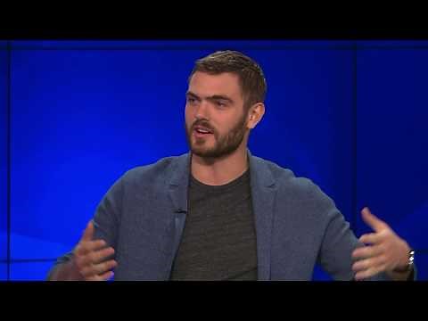 Alex Roe on the Playing a Country Star in “Forever My Girl”