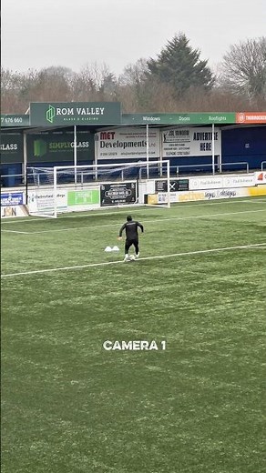 Camera 1 or Camera 2 ? #1to1footballtraining #soccer #football #footballskills