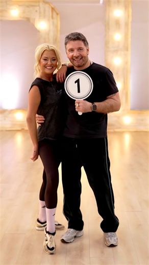 D’après Philippe Lellouche et sa partenaire Katrina Patchett, il ne vous reste qu’1️⃣ seul petit jour à attendre avant la nouvelle saison de Danse Avec Les Stars ✨🤩 RDV demain dès 21h10 sur TF1 & TF1 pour la nouvelle saison de Danse Avec Les Stars, présentée par Camille Combal 🪩 | Danse avec les stars