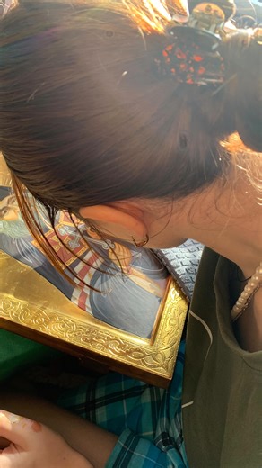 Icons Workshop Kiriotissa on Instagram: "Winter Prayer Within Native Walls My grandmother’s house is a place where time slows down, and the air grows thick with memories and love. Returning here in winter feels like returning to my true self, wrapped in the warmest blanket. Today, my icon-painting workspace is set upon a table draped in a tablecloth as green as a fir branch—a reminder of living nature even in the heart of winter. Outside the window, white silence and frost prevail, while soft su