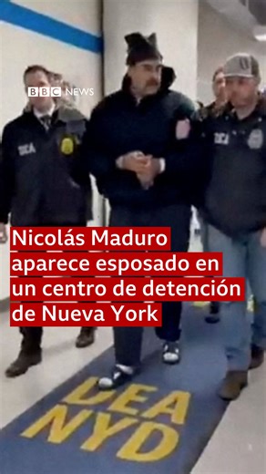 BBC News Mundo on Instagram: "“¡Feliz año nuevo!” Así saludó Nicolás Maduro al llegar al Centro de Detención Metropolitano de Brooklyn tras aterrizar en el aeropuerto militar Stewart, en Nueva York. El líder chavista y su esposa, Cilia Flores, fueron capturados en la madrugada del sábado 3 de enero en un operativo militar estadounidense en Caracas y serán juzgados por delitos de narcotráfico, armas y corrupción. Sigue lo último que está pasando en Venezuela en la web de BBC Mundo. #Venezuela #Ma
