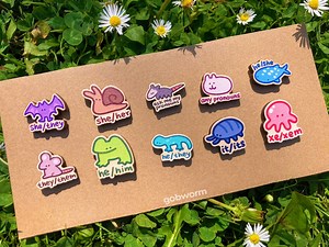 Wooden Animal Pronoun Pins | Maple Veneer, Star Backing, Mix and Match - Etsy
