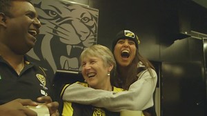 With her team not featuring this September Amberley Lobo heads along to Richmond's banner night to learn about all things yellow and black. Watch more Lobo in da Houze on YouTube: afl.to/2mjXYQ3 | AFL