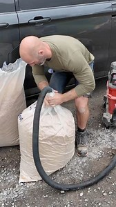 183K views · 517 reactions | I saw this little tip a while ago and have been wanting to give it a go! Turns out it works. Neat little trick, hack, tip or whatever you want to call it……. Vac packed sawdust!!! #sawdust #workshop #WorkshopTips #tipsandtricks #hack #diyhacks #tips #VacuumPacking | Simon Bowler | Facebook