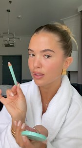 Matilda Djerf on Instagram: "My everyday makeup routine right now  @sweedbeauty Miracle Powder no 3 Air Blush Cream - Lucky Lip liner - Cindy + Missy Gloss Rhode Toast Eye pencil Bright"