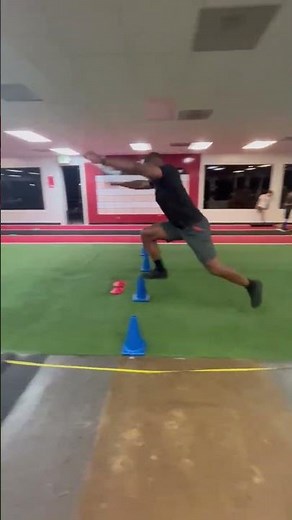 Alternating Broad land on both feet #plyometrics #speedtraining #parisispeedschool