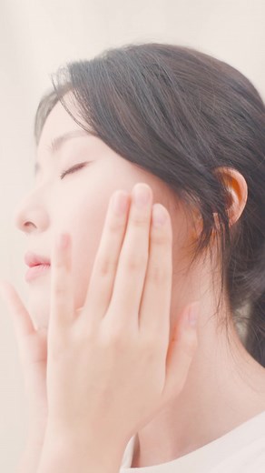 Real Skin Power, Real Skin Essence! Real ferment micro essence! #microessence#neogenessence#honeyskin#dewyskin#hydration#NEOGEN#neogenlab#neogendermalogy#neogenus#skincareeveryday#skinfirst#skinessentials#skincarecommunity#kbeauty#koreanskincare#beauty#skincareroutine#pure#serum#neogenrealfermentmicrosessence#fyp