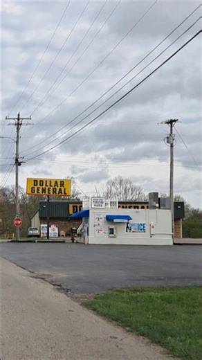 Dollar General, Home Town IGA, Twice the Ice & the Pied Piper in Burksville, KY #alongtheway