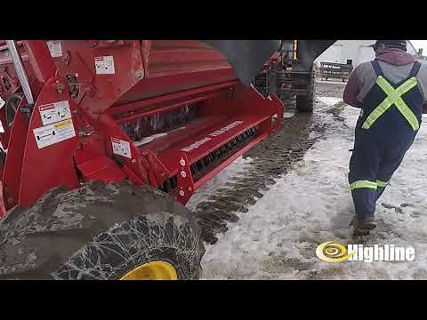 Highline® CFR650 Bale Pro with Feed Chopper™ and Metered Grain Insertion (MGI™)