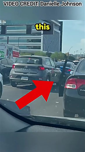 Honda Civic Road Rager Gets Instant Karma