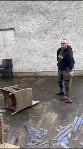 6.2K views · 80 reactions | Unintentional comedy gold @burntpigcootehillcavan, waiting for the sledge hammer to land on my head 藍藍 we laughed that much we was crying 藍 on the days the Burnt pig closed Me & Dean are available for jobs, no job to big or small 藍 #sportsbar #streetfood #cootehill #cavan | Burnt Pig | Facebook